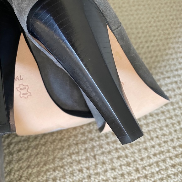 Michael Kors suede boots - Picture 7 of 14